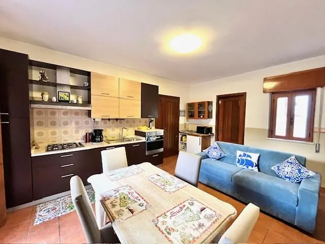 Orama Apartment Front Sea 지아르디니낙소스 0*,