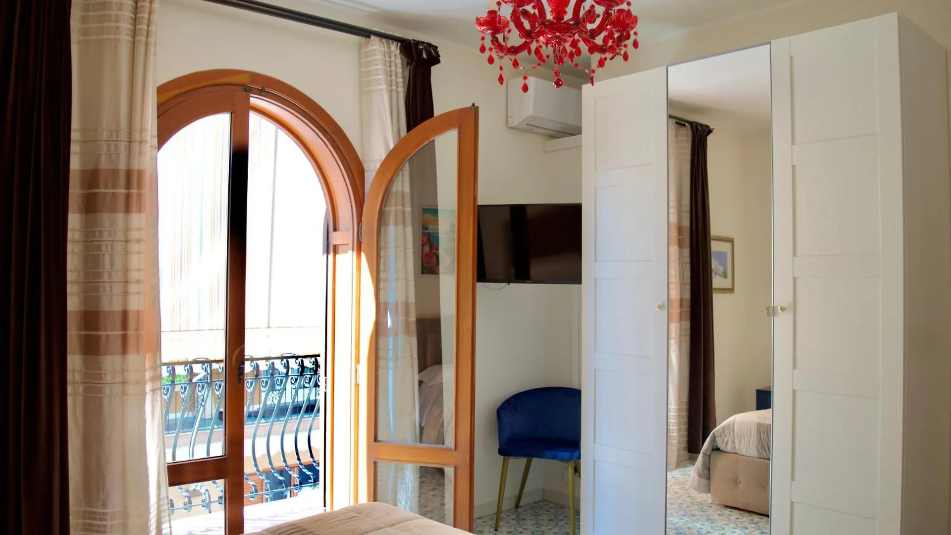 Orama Apartment Front Sea 지아르디니낙소스