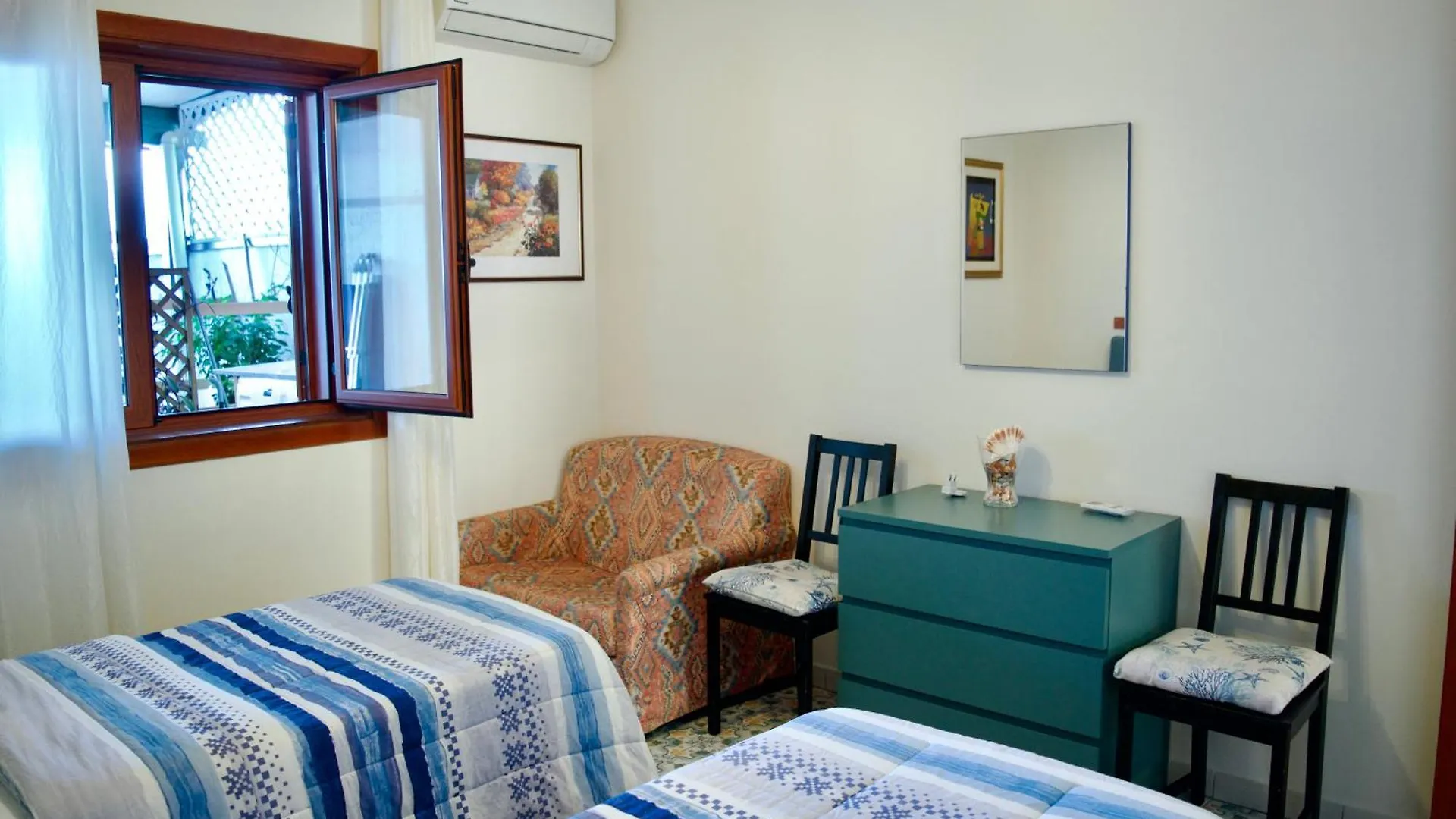 Orama Apartment Front Sea 지아르디니낙소스