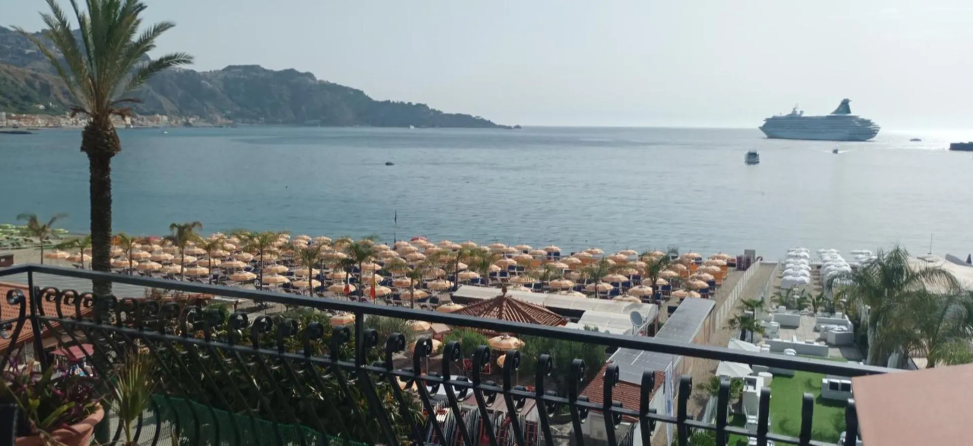Orama Apartment Front Sea Giardini Naxos