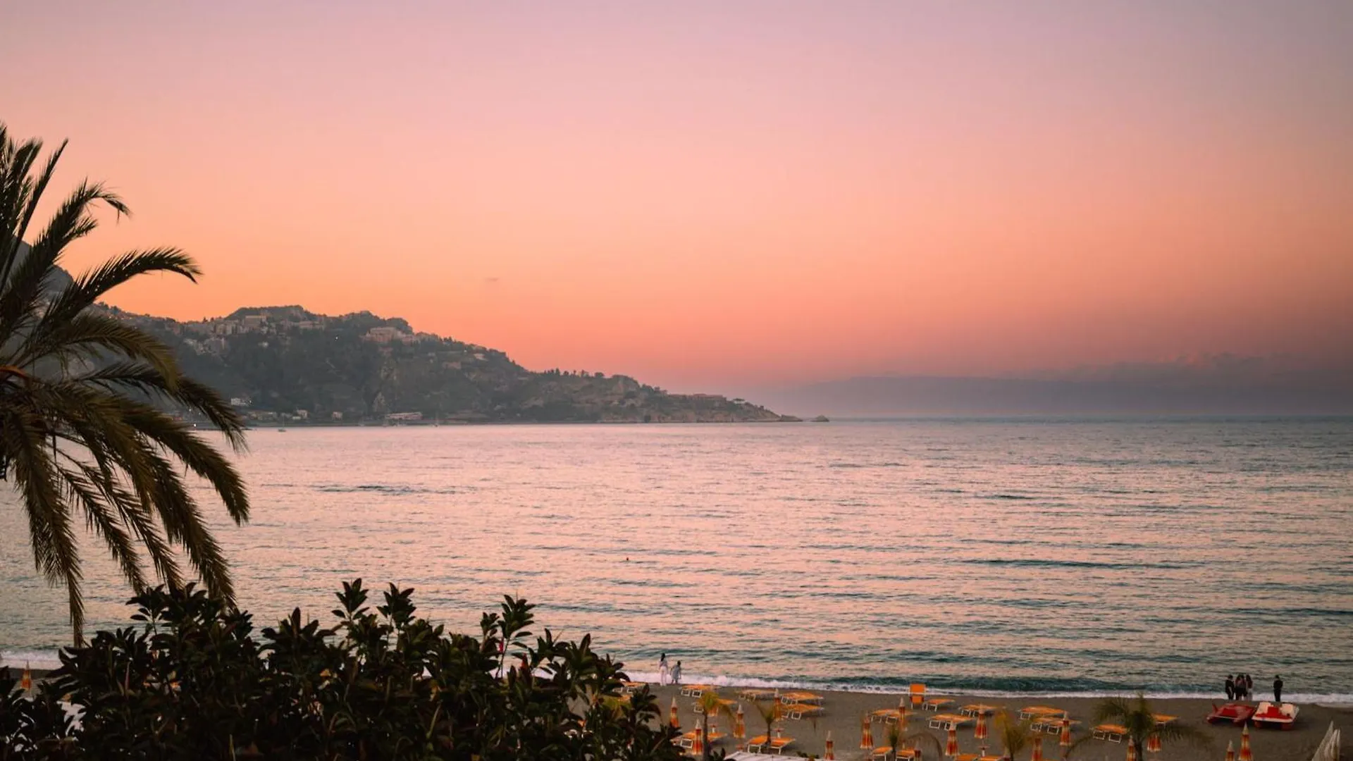Orama Apartment Front Sea Giardini Naxos Italien